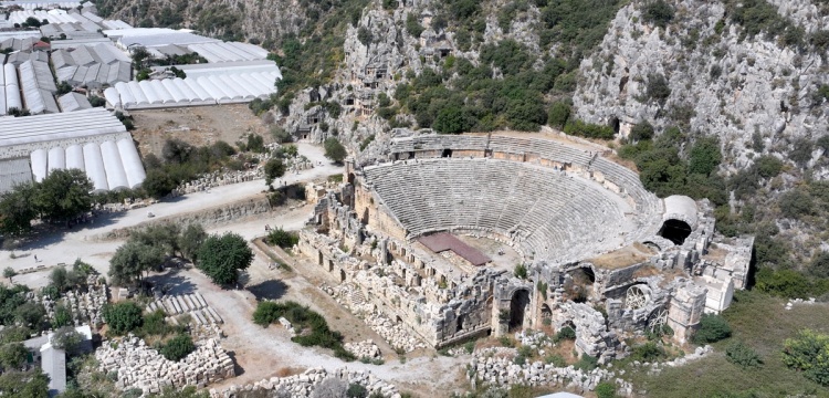 Likya Birliği’nin Metropol Kentinde Tiyatro Yeniden Ayağa Kalkıyor