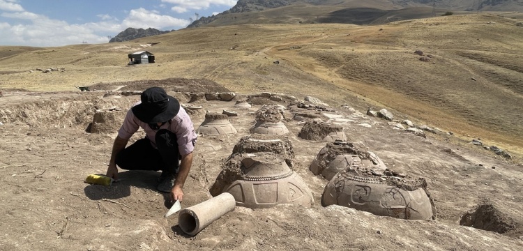 Urartunun Tarım Mirası: Kevenli Kalesinde Çivi Yazılı Küpler Bulundu