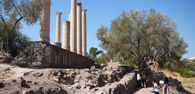 Bayraklı Smyrna Höyüğü’nde Klasik Dönem Savunma Duvarı Ortaya Çıkarıldı