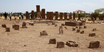 Ahlat Selçuklu Meydan Mezarlığında Mezar Sayısı 10 Bini Aştı
