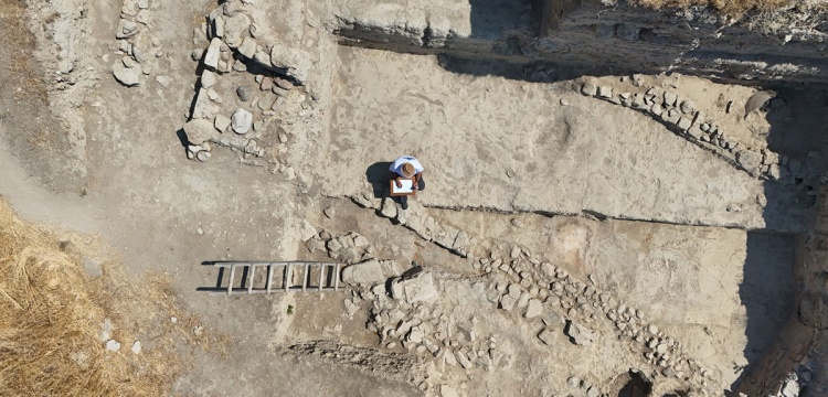 Maydos Höyüğü’nde Savunma Surlarının Ardındaki Yaşam Gün Yüzünde