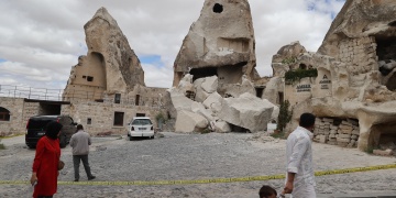 Nevşehirde bir peribacası çöktü: Ölüm ve yaralanma olmaması teselli oldu