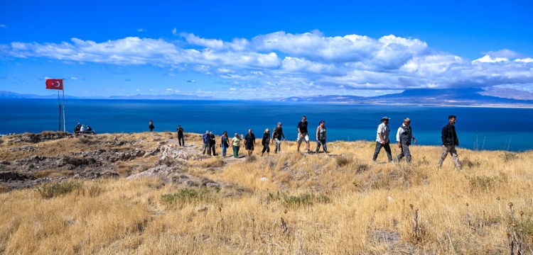 Ayanis Kalesi: Urartu Mirası Van Gölü’nün Yeni Turizm Cazibe Noktası