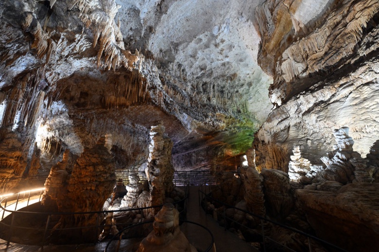 Lübnan Caita Mağarası (Jeita Grotto Cave)