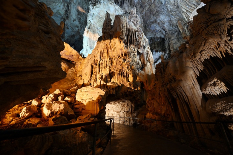 Lübnan Caita Mağarası (Jeita Grotto Cave)
