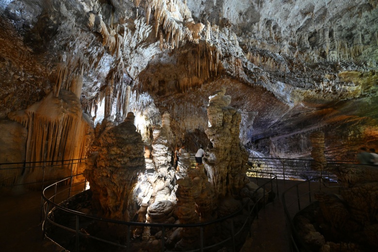 Lübnan Caita Mağarası (Jeita Grotto Cave)