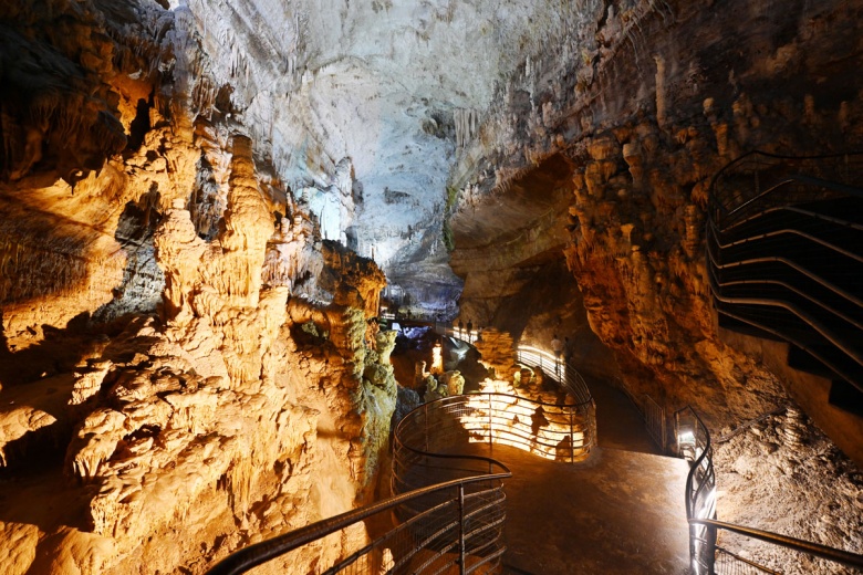 Lübnan Caita Mağarası (Jeita Grotto Cave)