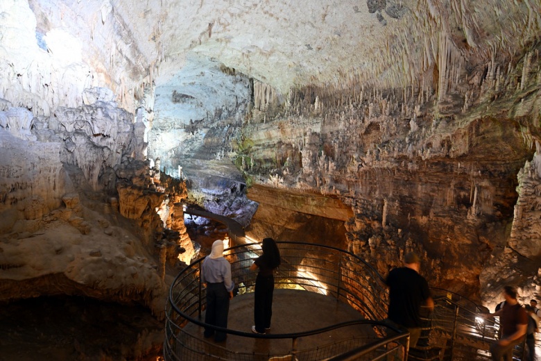 Lübnan Caita Mağarası (Jeita Grotto Cave)