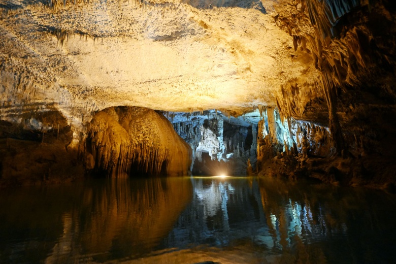 Lübnan Caita Mağarası (Jeita Grotto Cave)