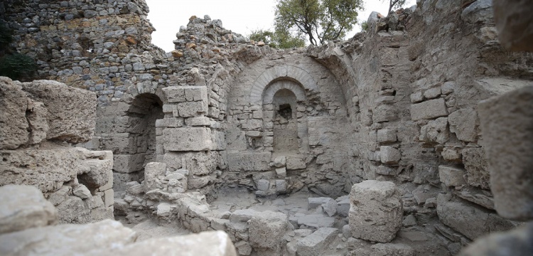 Kaunos Antik Kenti’nde Gün Yüzüne Çıkan Kilise, Antik Sağlık Kompleksinin İzlerini Aydınlatıyor