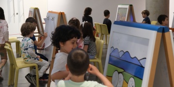 İstanbul Modern çocuklara daha okula gitmeden müzeyi sevdirmeyi başarıyor