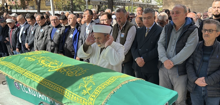 Ünlü Çini Ustası Hamza Üstünkaya vefat etti