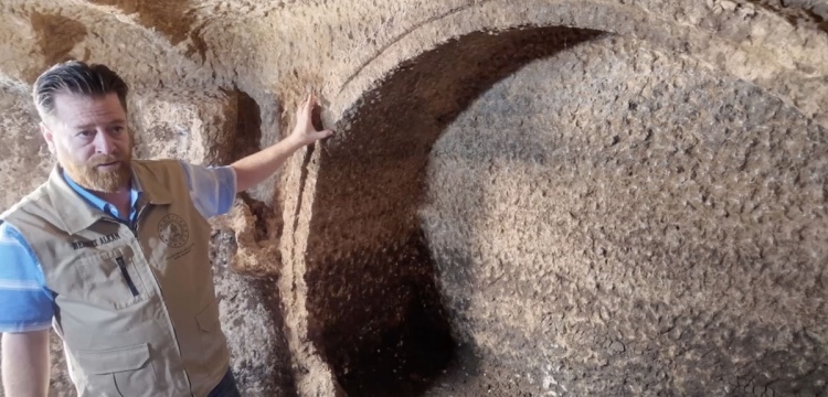 Tharsa Antik Kentinde 1800 Yıllık Oda Mezarı Keşfedildi