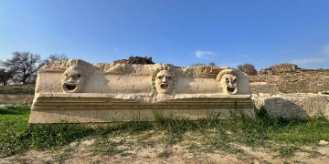 Kastabalada Tiyatro ve Entelektüel Hayatın İzleri Ortaya Çıkıyor