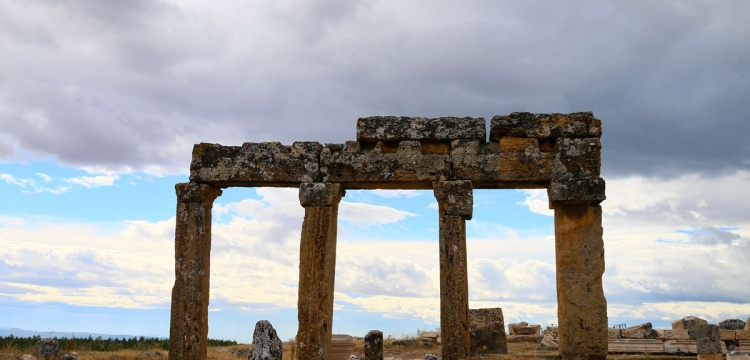 Blaundos Antik Kentinde 2 Bin Yıllık Stadyum Gün Yüzüne Çıkıyor