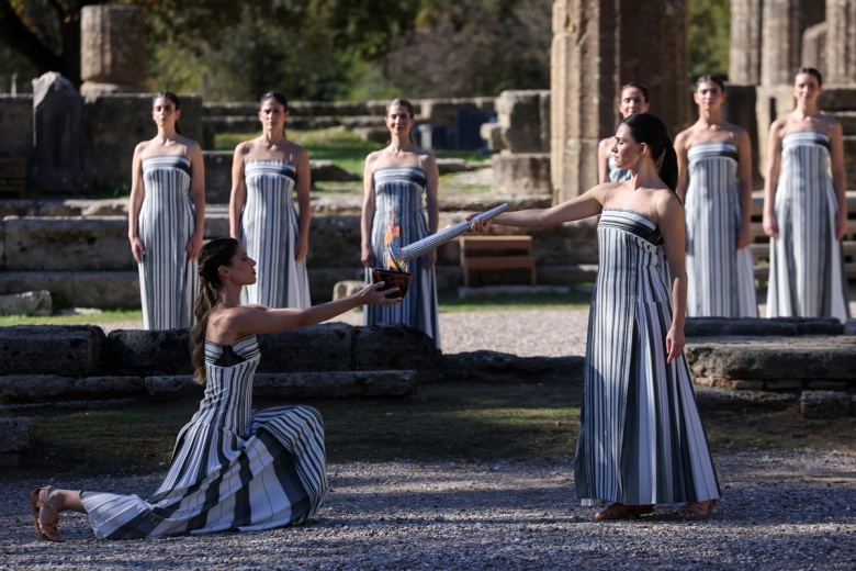 Milano Cortina 2026 Kış Olimpiyat Oyunları’nın Meşale Yakma Töreni