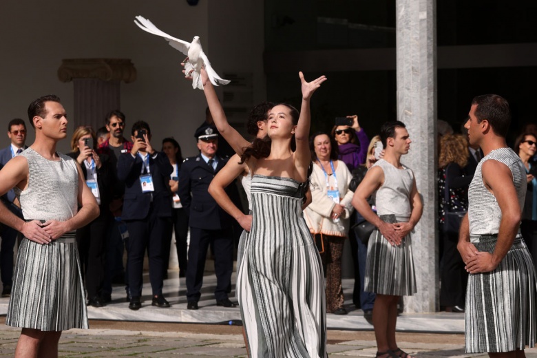 Milano Cortina 2026 Kış Olimpiyat Oyunları’nın Meşale Yakma Töreni