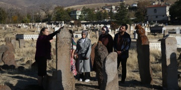 Develi Zile Mezarlığında 11. Yüzyıldan Osmanlıya Uzanan Taş Hafıza