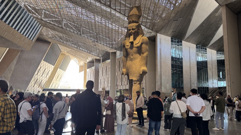 Büyük Mısır Müzesi Ziyaretçi Akınına Uğruyor