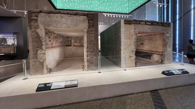 Büyük Mısır Müzesi Ziyaretçi Akınına Uğruyor