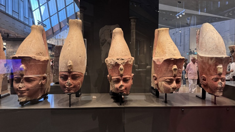 Büyük Mısır Müzesi Ziyaretçi Akınına Uğruyor