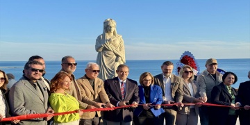 Pergenin Güçlü Kadını Plancia Magna Heykelinin Açılışı Yapıldı