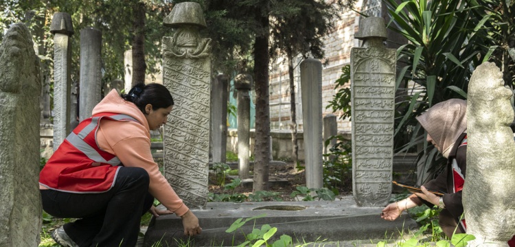 İstanbul’da Tarihi Mezar Taşları İçin Dijital Arşiv Çalışması Başladı