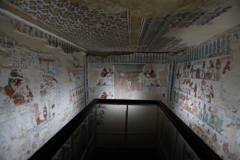Firavun Amenhotep'in restorasyonu biten mezarı ziyaretçilere açıldı