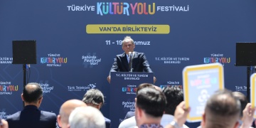 Van Kültür Yolu Festivalinin üçüncüsü Van Müzesindeki törenle başladı