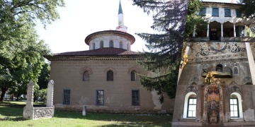 Bulgaristandaki Bayraklı Camii, Osmanlı Barok Sanatının Nadir Örneklerinden Biri