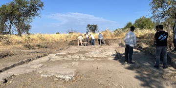 Troyada 1500 Yıllık Depremin İzleri Roma Caddesinde Ortaya Çıkarıldı