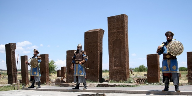 Ahlat Selçuklu Meydan Mezarlığından turistik manzaralar